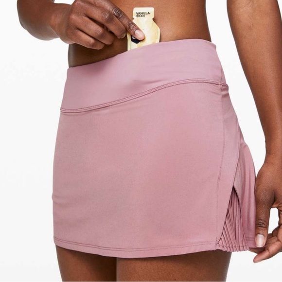 Lululemon play off the pleats skirt 13” dusty pink - Picture 2 of 8